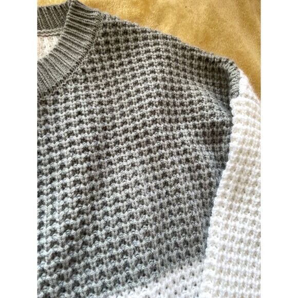 Jessica Simpson Taupe Sage Green Color block Crop Long Sleeve Sweater Size XS - Picture 6 of 6